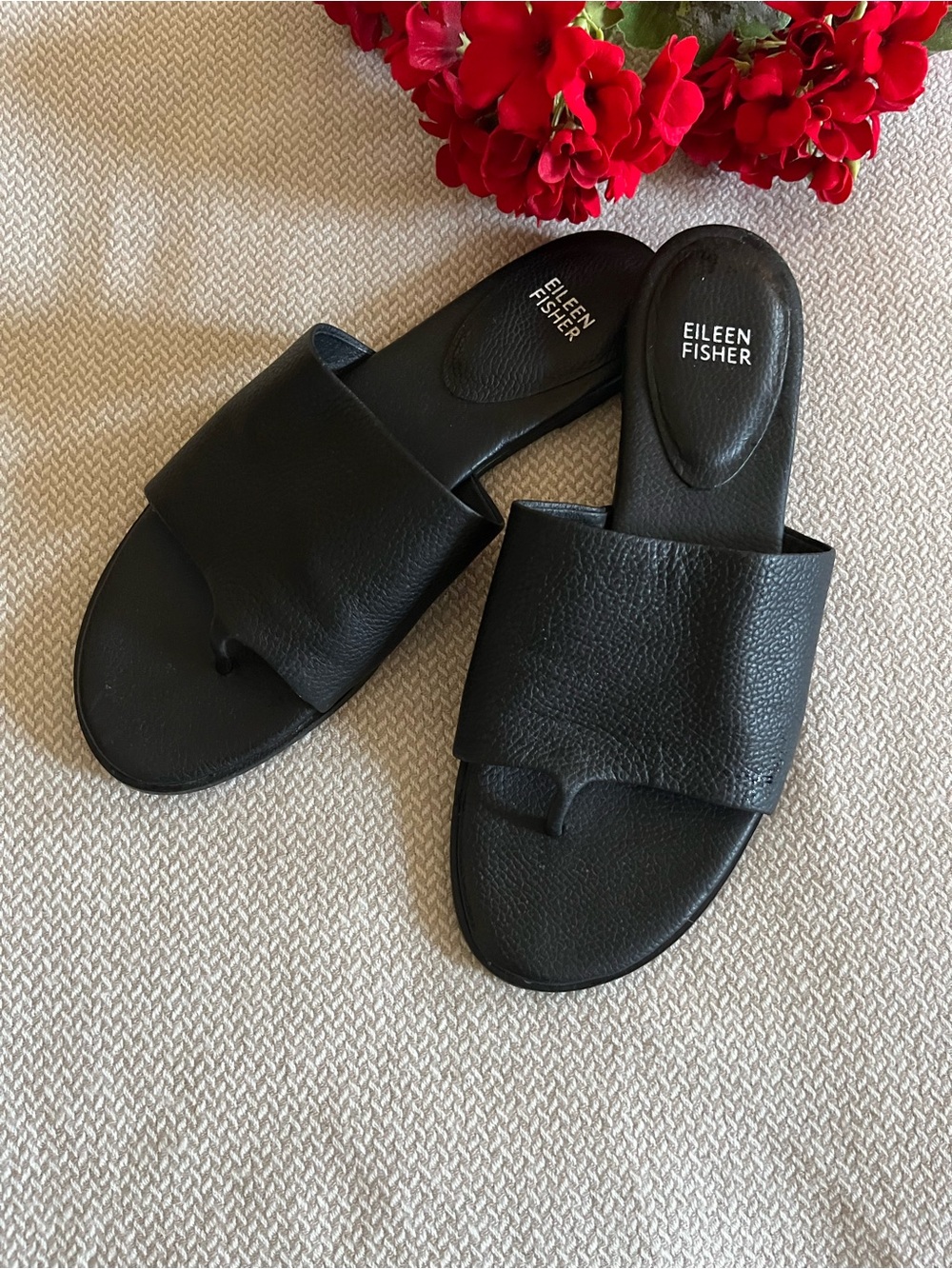 Eileen Fisher Edge Black Leather Slip On Sandals Size 9.5